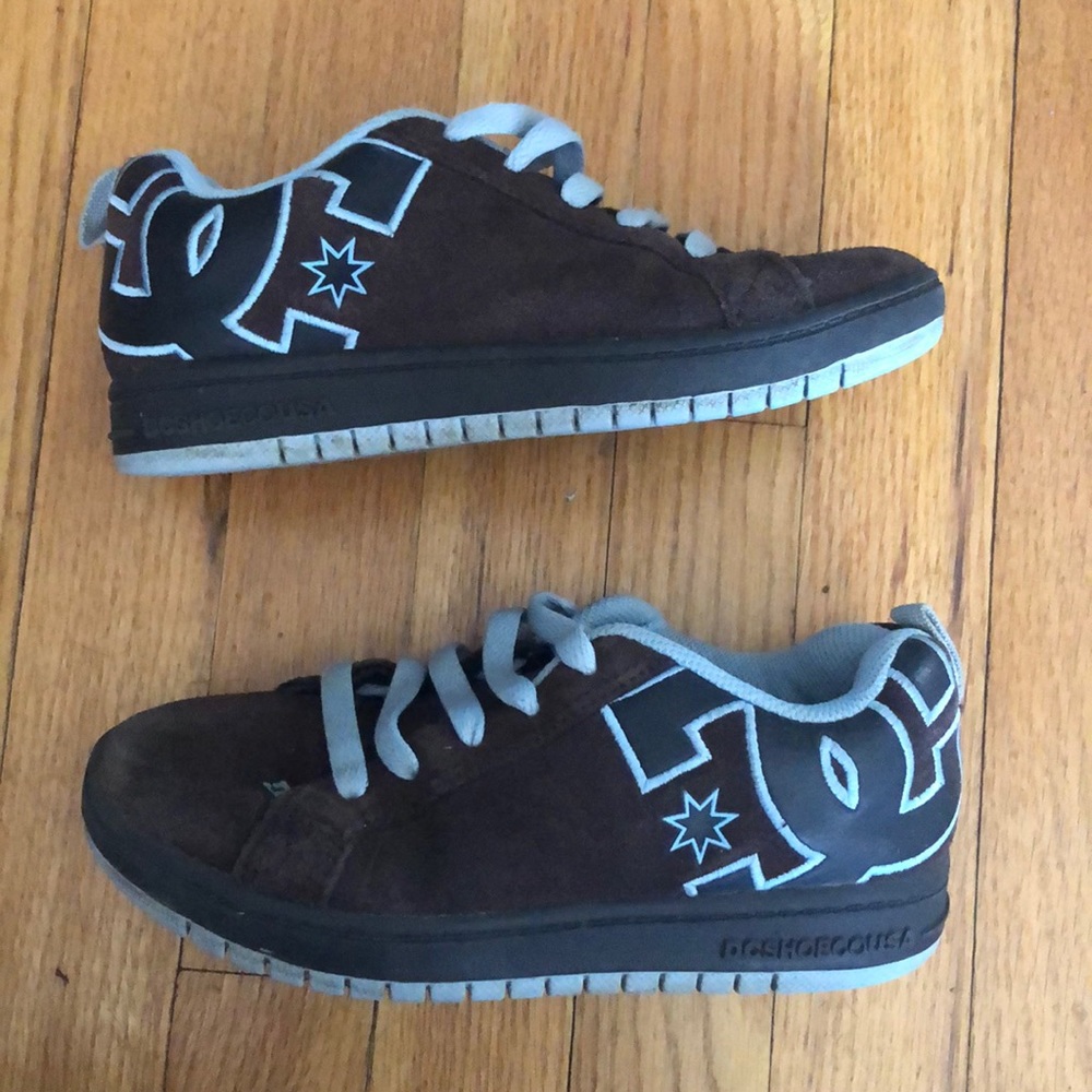 DC Sneakers